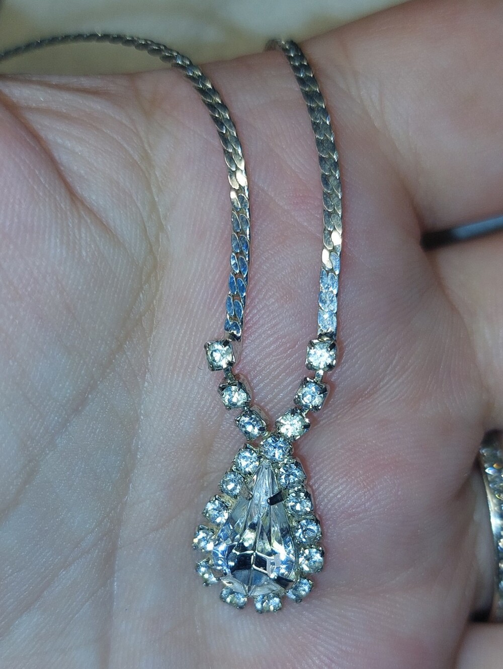 Vintage Elegant Clear Crystal Teardrop Pendant Necklace